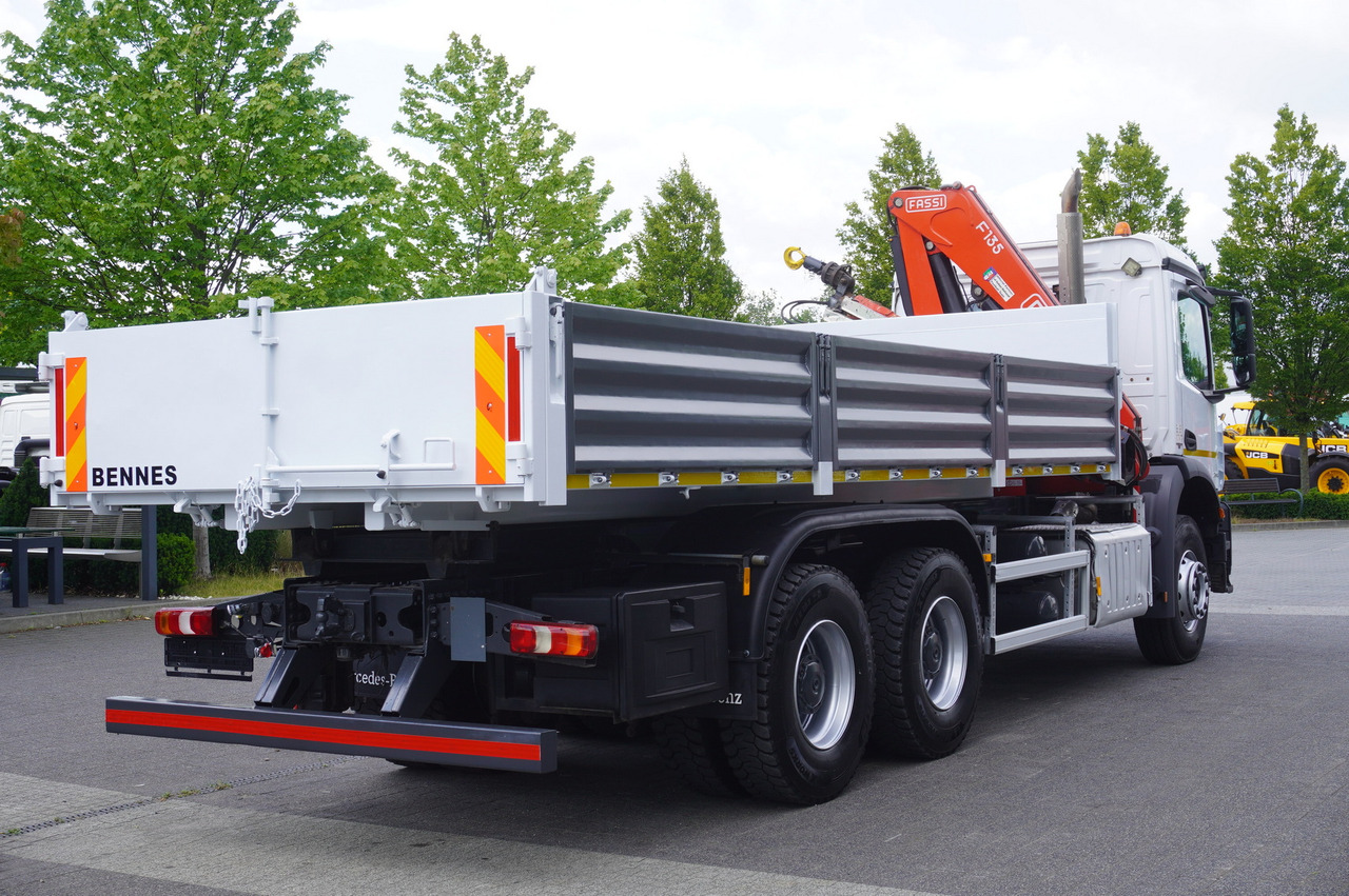 Tipper, Crane truck MERCEDES-BENZ AROCS 2633 6x4 / 5.5 T crane FASSI F135 / Tipper 15 EPAL: picture 8