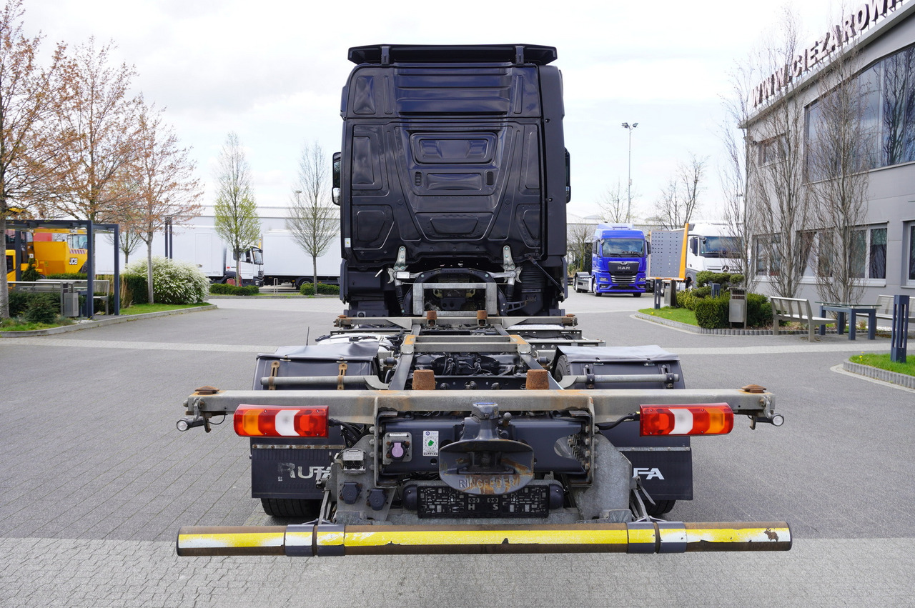 MERCEDES-BENZ Actros 1840 E6 4x2 / Lounge chair BDF - Cab chassis truck: picture 5 MERCEDES-BENZ Actros 1840 E6 4x2 / Lounge chair BDF - Cab chassis truck: picture 5