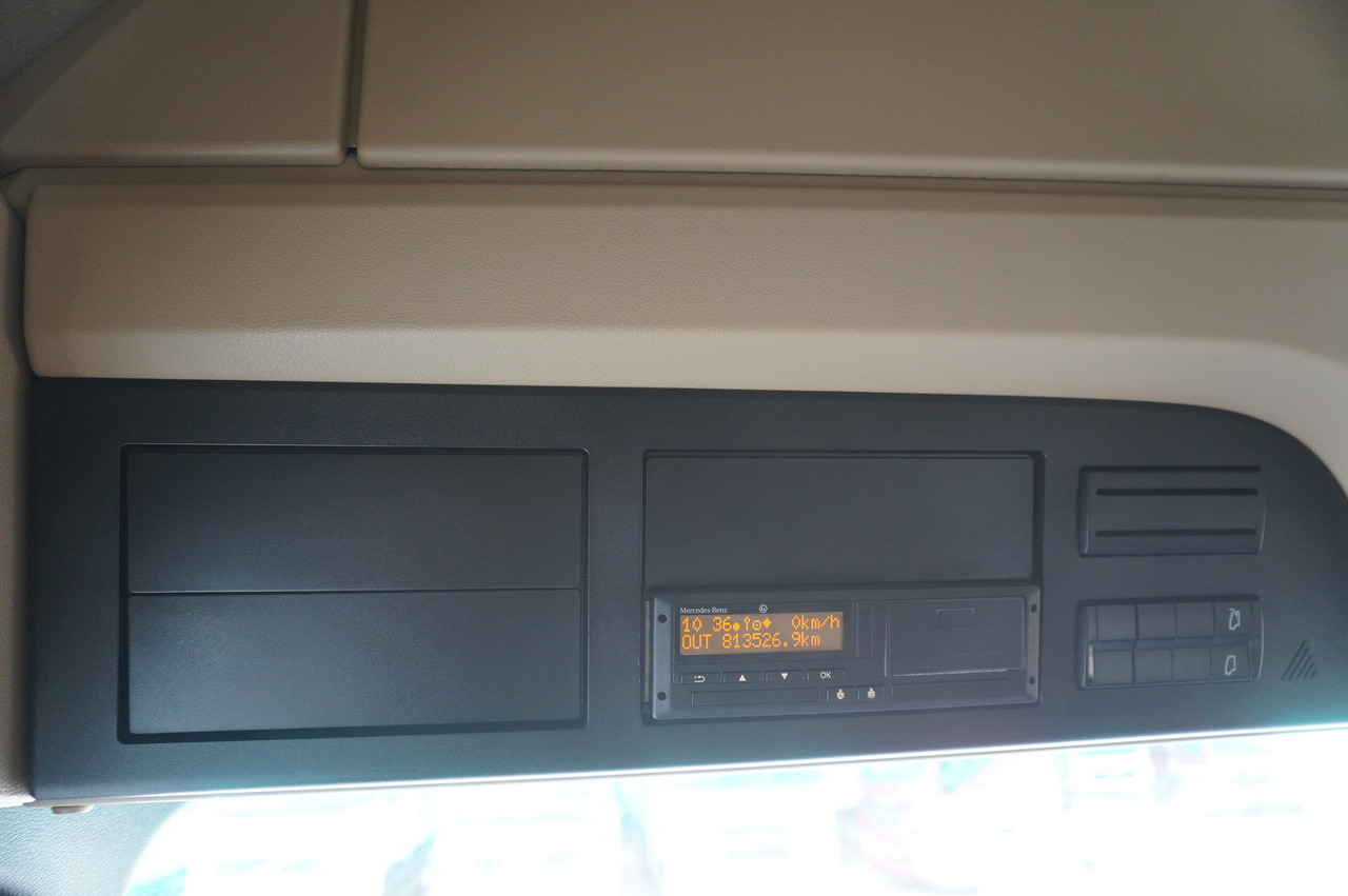 Refrigerator truck MERCEDES-BENZ Actros 2542 / GIGA cabin / Thermoking 1000R: picture 21 Refrigerator truck MERCEDES-BENZ Actros 2542 / GIGA cabin / Thermoking 1000R: picture 21