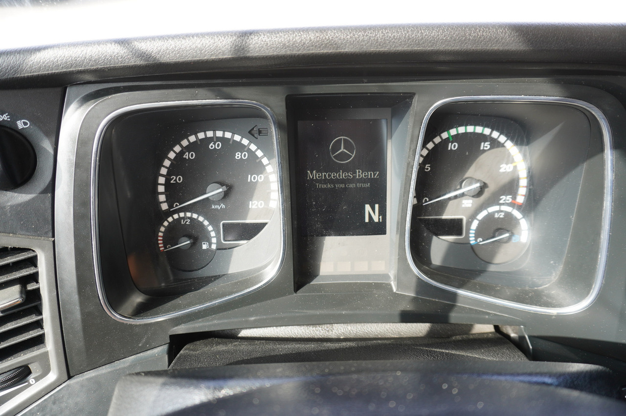 Refrigerator truck MERCEDES-BENZ Actros 2542 / GIGA cabin / Thermoking 1000R: picture 17 Refrigerator truck MERCEDES-BENZ Actros 2542 / GIGA cabin / Thermoking 1000R: picture 17