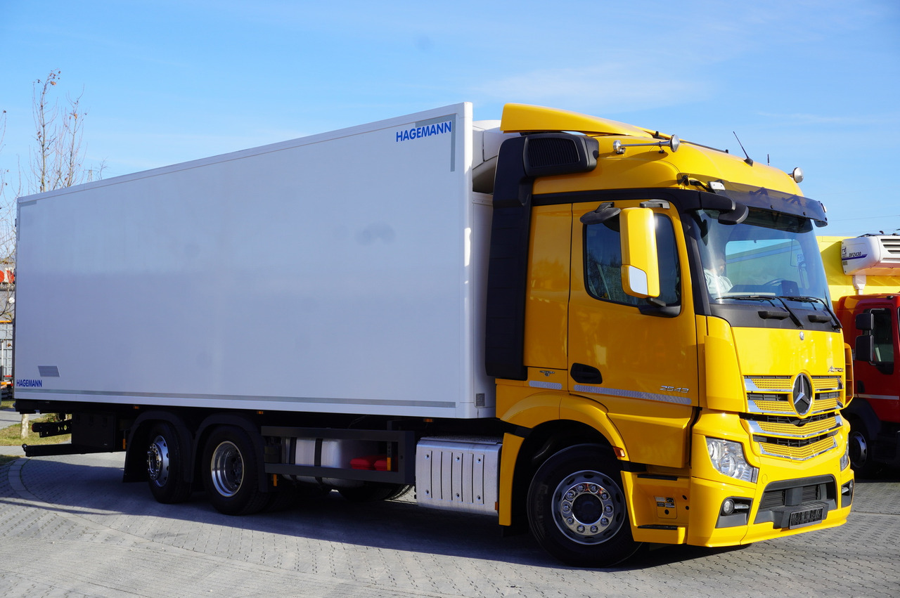 MERCEDES-BENZ Actros 2543 E6 6×2 / Refrigerated truck / ATP/FRC / 20 pallets / 260000 km!!! - Refrigerator truck: picture 5 MERCEDES-BENZ Actros 2543 E6 6×2 / Refrigerated truck / ATP/FRC / 20 pallets / 260000 km!!! - Refrigerator truck: picture 5