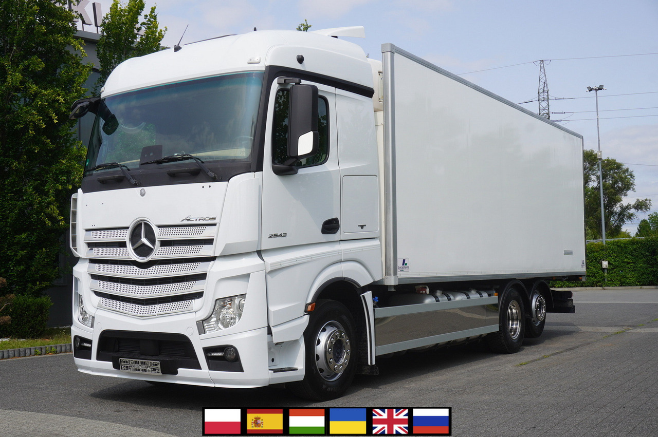 MERCEDES-BENZ Actros 2543 / Lecapitaine Refrigerator Multitemperature / Carrier Supra 950 MT - Refrigerator truck: picture 1 MERCEDES-BENZ Actros 2543 / Lecapitaine Refrigerator Multitemperature / Carrier Supra 950 MT - Refrigerator truck: picture 1