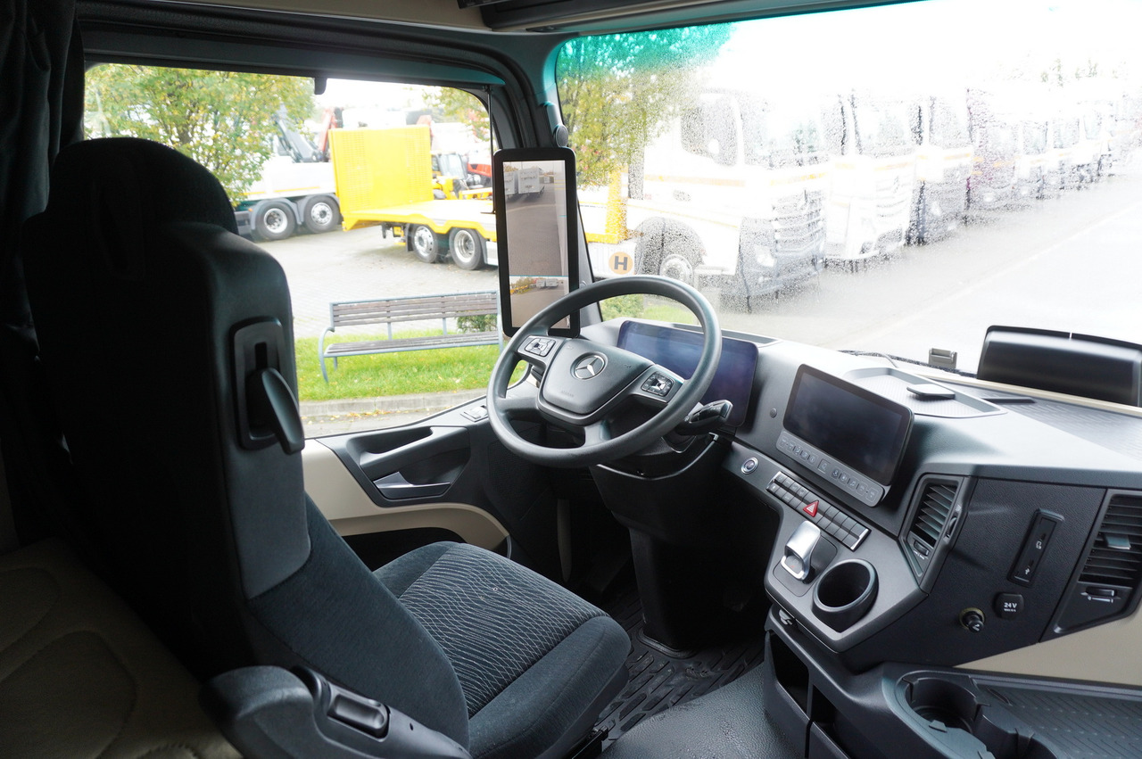 Refrigerator truck MERCEDES-BENZ Actros 2545 MP5 / Lecapitaine 18 EPAL refrigerator / Bitemperature / Carrier Supra 850 MT / ADR AT: picture 21 Refrigerator truck MERCEDES-BENZ Actros 2545 MP5 / Lecapitaine 18 EPAL refrigerator / Bitemperature / Carrier Supra 850 MT / ADR AT: picture 21