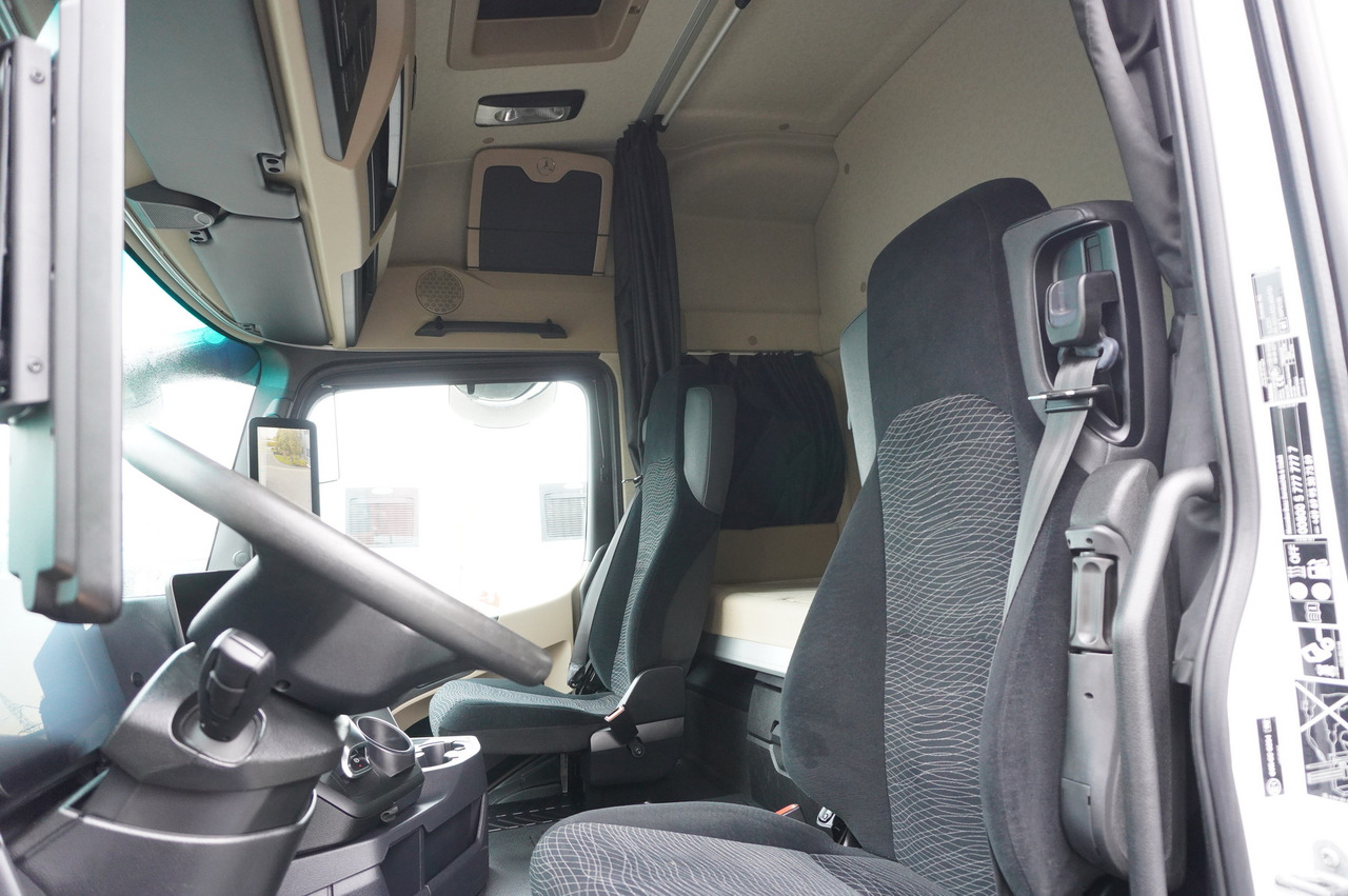 Refrigerator truck MERCEDES-BENZ Actros 2545 MP5 / Lecapitaine 18 EPAL refrigerator / Bitemperature / Carrier Supra 850 MT / ADR AT: picture 19 Refrigerator truck MERCEDES-BENZ Actros 2545 MP5 / Lecapitaine 18 EPAL refrigerator / Bitemperature / Carrier Supra 850 MT / ADR AT: picture 19