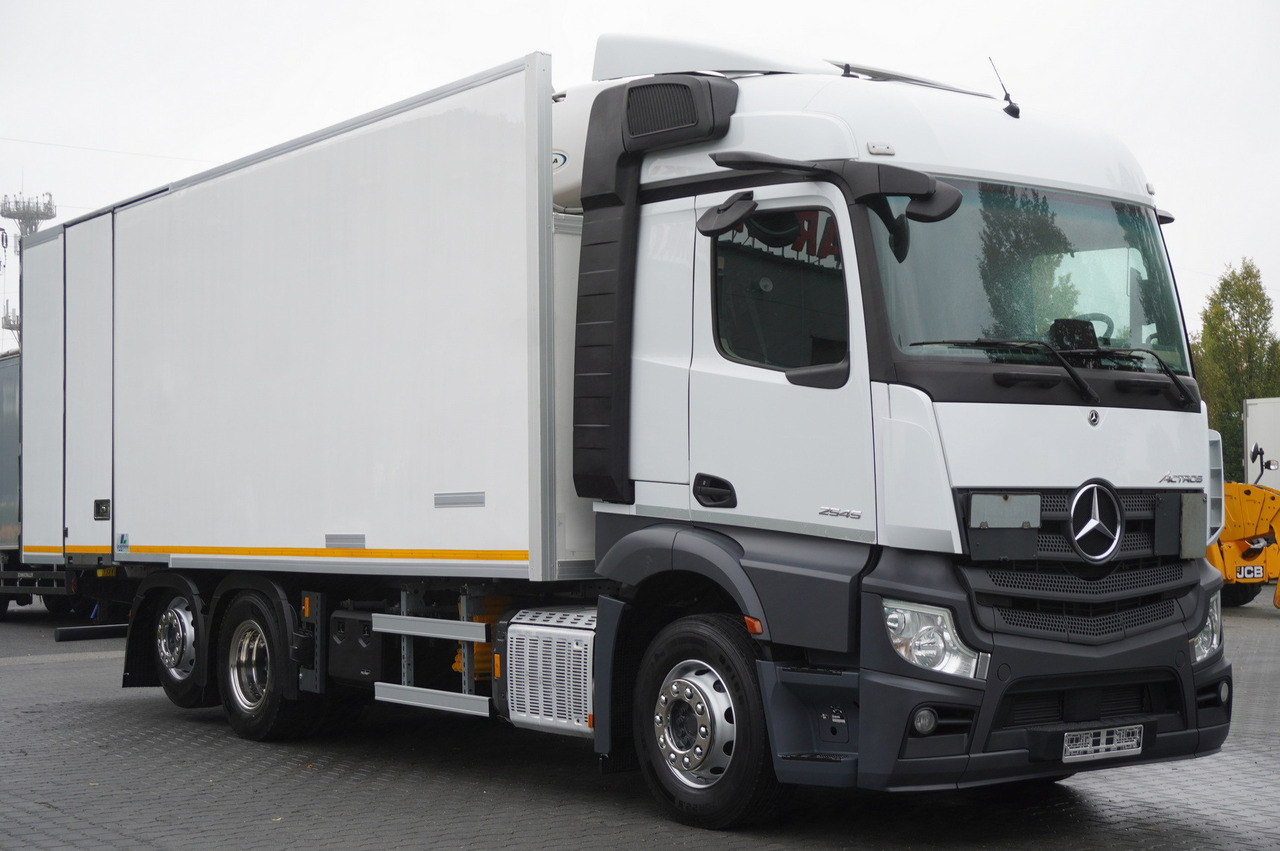 Refrigerator truck MERCEDES-BENZ Actros 2545 MP5 / Lecapitaine 18 EPAL refrigerator / Bitemperature / Carrier Supra 850 MT / ADR AT: picture 7 Refrigerator truck MERCEDES-BENZ Actros 2545 MP5 / Lecapitaine 18 EPAL refrigerator / Bitemperature / Carrier Supra 850 MT / ADR AT: picture 7