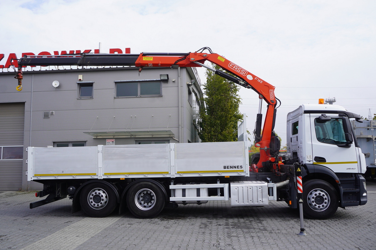 MERCEDES-BENZ Antos 2540 / Flatbed 15 EPAL / Fassi F165 / 6.1 t / 8 m reach / remote control / rotator / 1600 MTH / steered axle - Crane truck: picture 2 MERCEDES-BENZ Antos 2540 / Flatbed 15 EPAL / Fassi F165 / 6.1 t / 8 m reach / remote control / rotator / 1600 MTH / steered axle - Crane truck: picture 2