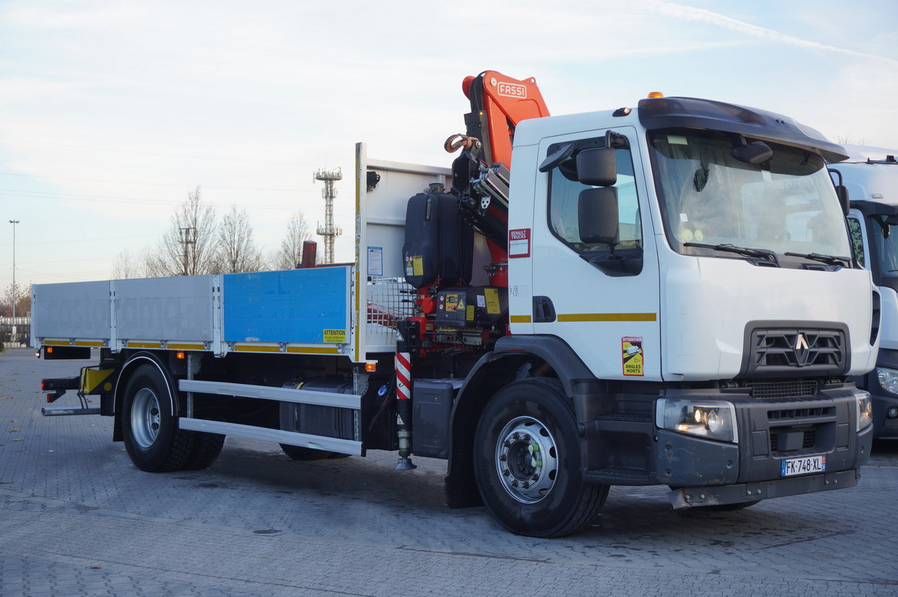RENAULT C280 DTI 8 / FASSI crane 5.6 T / range 8 m / Flatbed 15 EPAL - Dropside/ Flatbed truck, Crane truck: picture 5 RENAULT C280 DTI 8 / FASSI crane 5.6 T / range 8 m / Flatbed 15 EPAL - Dropside/ Flatbed truck, Crane truck: picture 5