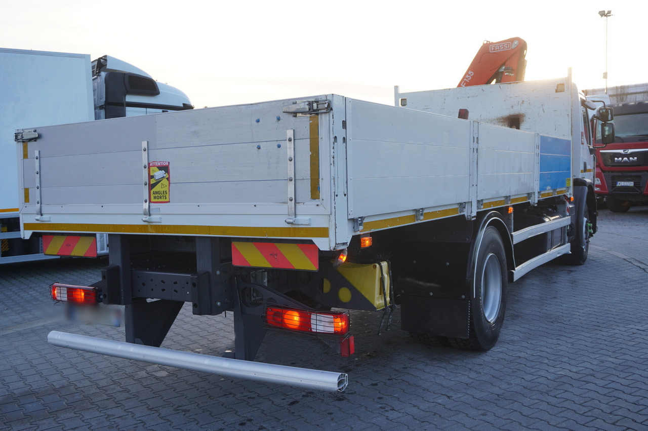 RENAULT C280 DTI 8 / FASSI crane 5.6 T / range 8 m / Flatbed 15 EPAL - Crane truck: picture 3 RENAULT C280 DTI 8 / FASSI crane 5.6 T / range 8 m / Flatbed 15 EPAL - Crane truck: picture 3