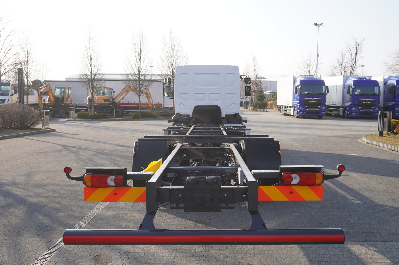 RENAULT D12 / 180,000 km / frame 9.15 m - Cab chassis truck: picture 5 RENAULT D12 / 180,000 km / frame 9.15 m - Cab chassis truck: picture 5