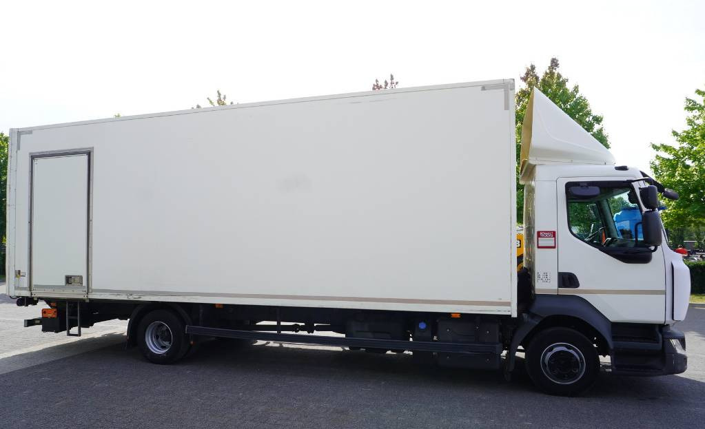 RENAULT D12 E6 / Container 18 pallets / tail lift - Box truck: picture 3 RENAULT D12 E6 / Container 18 pallets / tail lift - Box truck: picture 3