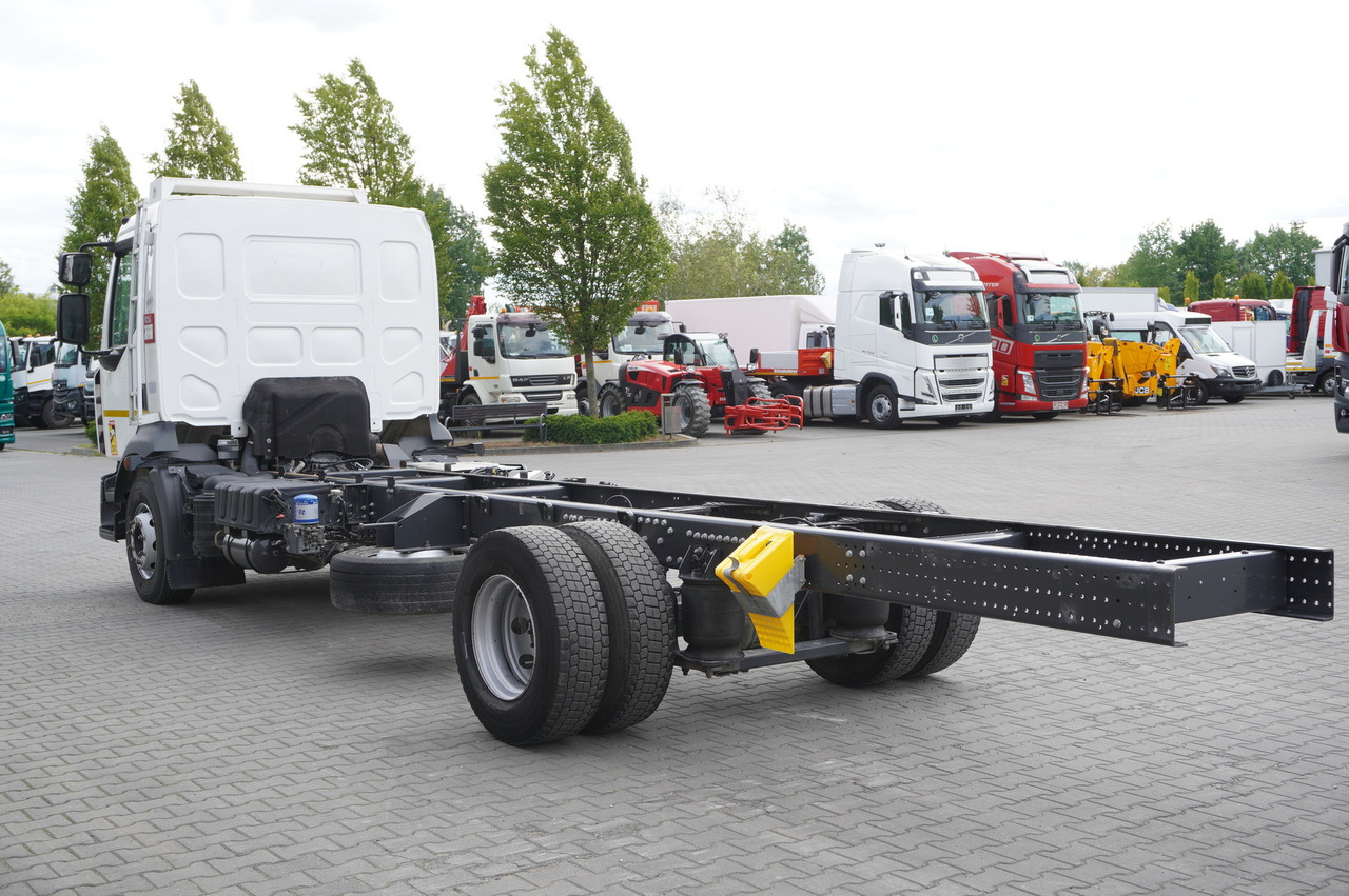 RENAULT D16 / Chassis 7.1 m / Differential lock - Cab chassis truck: picture 5 RENAULT D16 / Chassis 7.1 m / Differential lock - Cab chassis truck: picture 5