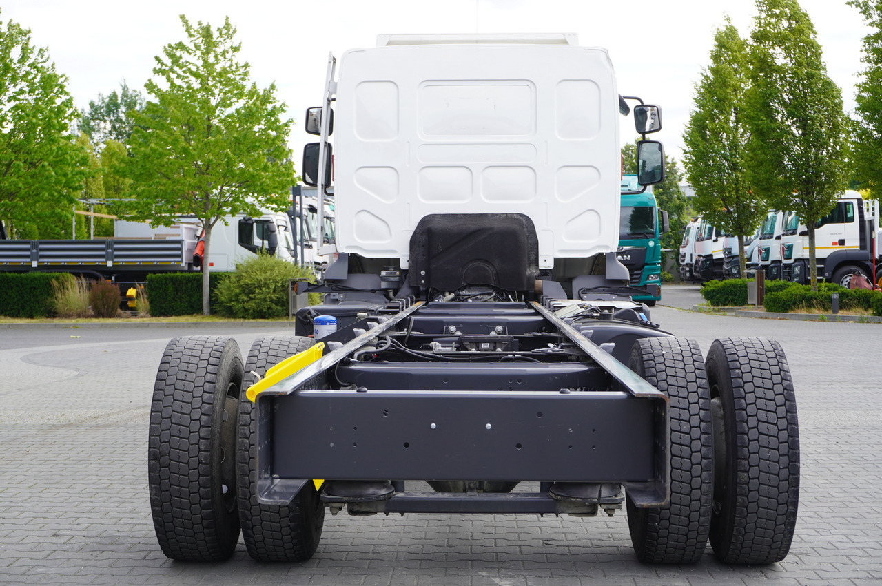 RENAULT D16 / Chassis 7.1 m / Differential lock - Container transporter/ Swap body truck: picture 4 RENAULT D16 / Chassis 7.1 m / Differential lock - Container transporter/ Swap body truck: picture 4