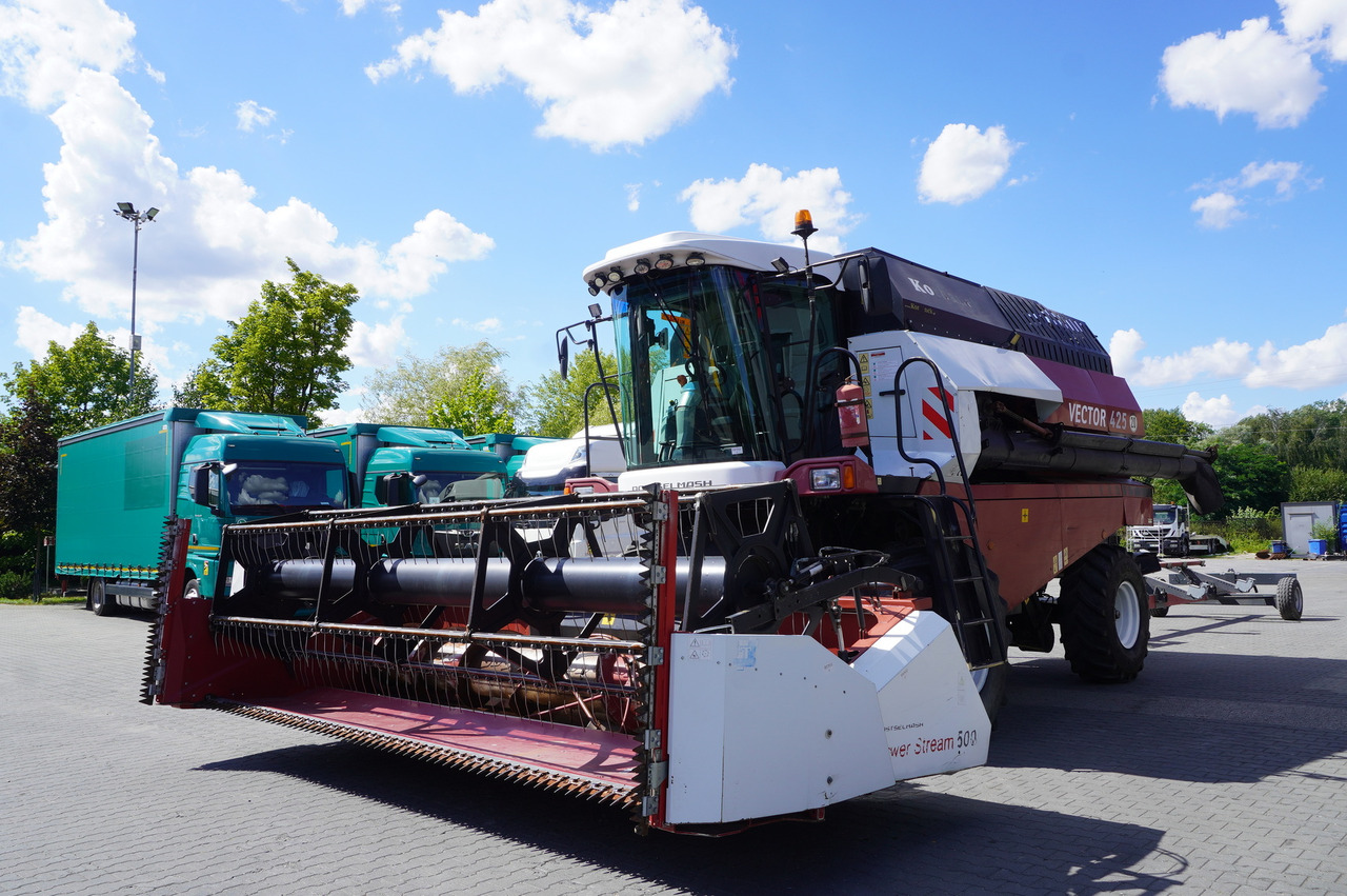 ROSTSELMASH VECTOR 425 RSM-101 grain harvester + Header 5 m + rapeseed harvesting extension / 2300 MTH - Combine harvester: picture 5 ROSTSELMASH VECTOR 425 RSM-101 grain harvester + Header 5 m + rapeseed harvesting extension / 2300 MTH - Combine harvester: picture 5