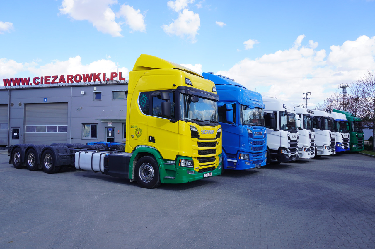 SCANIA R650 V8 / 650 HP/ frame 8.8 m / steered 4th axis / 20 units - Crane truck: picture 1 SCANIA R650 V8 / 650 HP/ frame 8.8 m / steered 4th axis / 20 units - Crane truck: picture 1