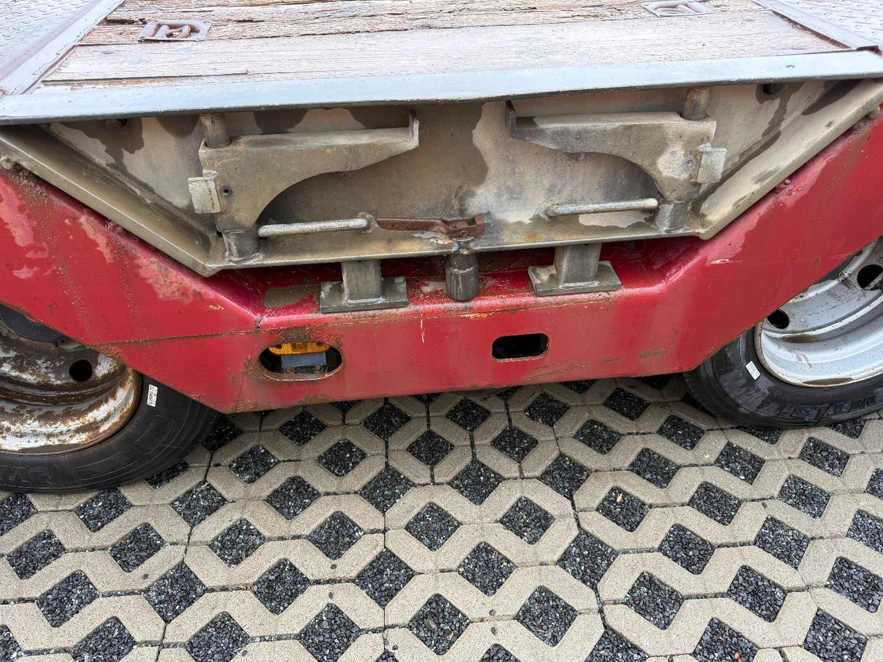 DEMMLER TÜ 4 Mit Radmulden 40To - Low loader trailer: picture 5 DEMMLER TÜ 4 Mit Radmulden 40To - Low loader trailer: picture 5