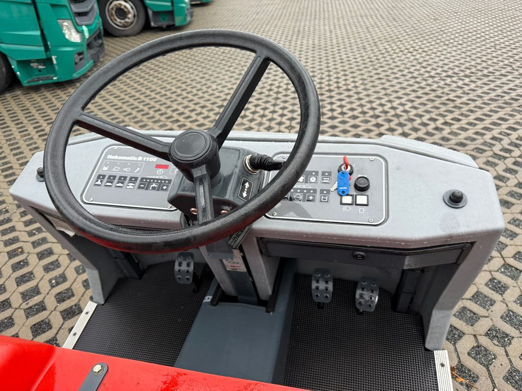 Scrubber dryer Hakomatic B1100 Kehr- Nass- Scheuersaugmaschine: picture 10