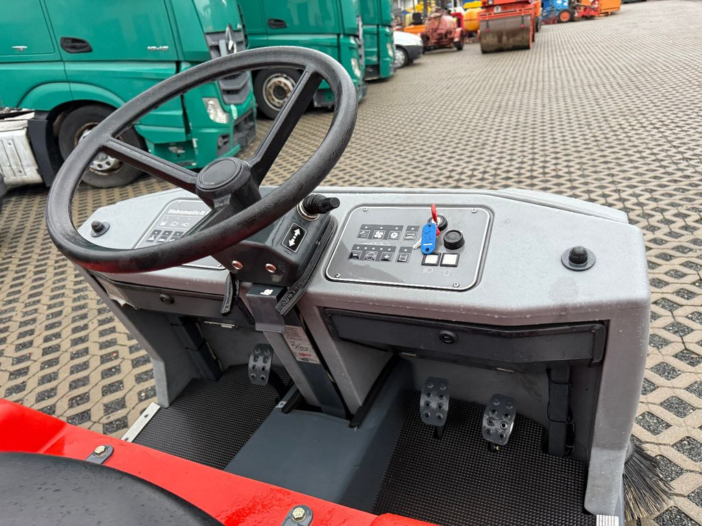 Scrubber dryer Hakomatic B1100 Kehr- Nass- Scheuersaugmaschine: picture 6