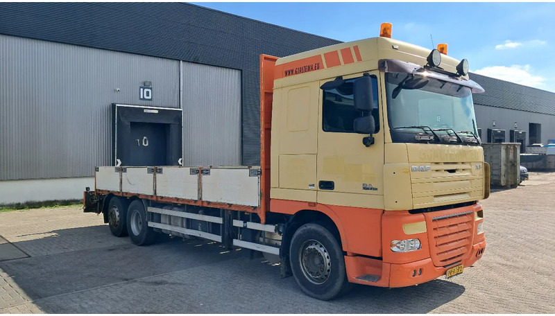 DAF XF 105 410 Spacecab 6x2 Euro 5 - Dropside/ Flatbed truck: picture 3 DAF XF 105 410 Spacecab 6x2 Euro 5 - Dropside/ Flatbed truck: picture 3