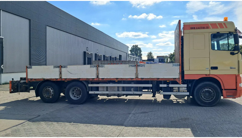 DAF XF 105 410 Spacecab 6x2 Euro 5 - Dropside/ Flatbed truck: picture 4 DAF XF 105 410 Spacecab 6x2 Euro 5 - Dropside/ Flatbed truck: picture 4