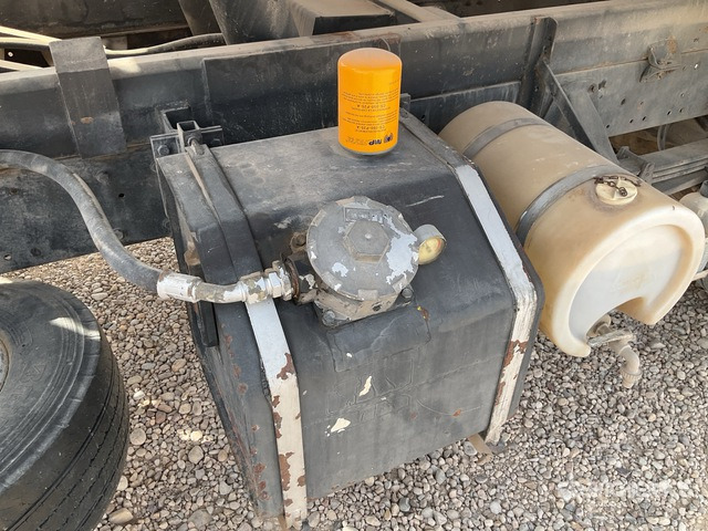 1992 MAN 10.150 Hiab 8080-3 on 4x2 Dump Truck with Crane - Tipper, Crane truck: picture 4 1992 MAN 10.150 Hiab 8080-3 on 4x2 Dump Truck with Crane - Tipper, Crane truck: picture 4