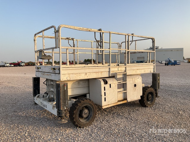 2004 Haulotte H12SX 4x4 Scissor Lift - Scissor lift: picture 4 2004 Haulotte H12SX 4x4 Scissor Lift - Scissor lift: picture 4