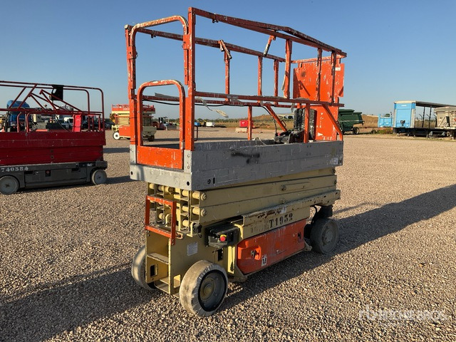 2004 JLG 2030ES Electric (Inoperable) Scissor Lift - Scissor lift: picture 4 2004 JLG 2030ES Electric (Inoperable) Scissor Lift - Scissor lift: picture 4