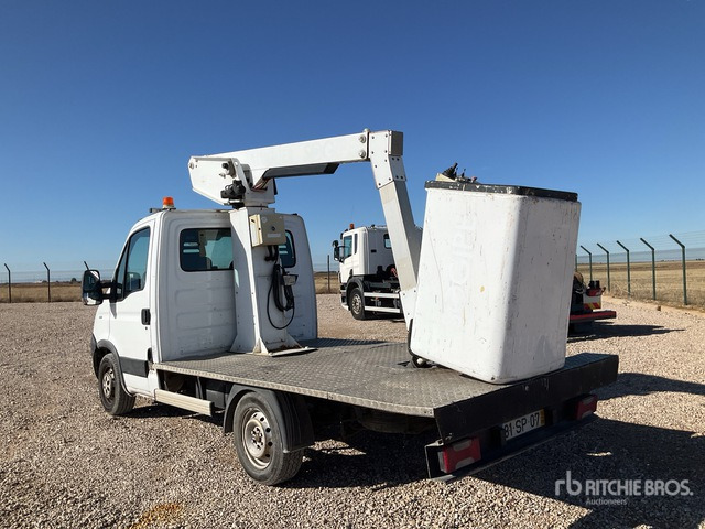 2010 Iveco Daily 2010 Versalift ET-26-LEXS 8 m o ... Bucket Truck - Truck mounted aerial platform: picture 3 2010 Iveco Daily 2010 Versalift ET-26-LEXS 8 m o ... Bucket Truck - Truck mounted aerial platform: picture 3