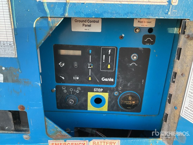 2011 Genie GS3384RT 4x4 Diesel Scissor Lift - Scissor lift: picture 5 2011 Genie GS3384RT 4x4 Diesel Scissor Lift - Scissor lift: picture 5