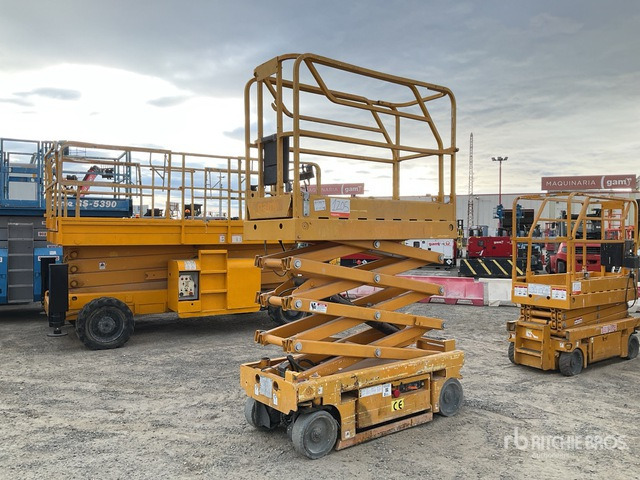 2015 Haulotte Optimum 8 Electric Scissor Lift - Scissor lift: picture 1 2015 Haulotte Optimum 8 Electric Scissor Lift - Scissor lift: picture 1