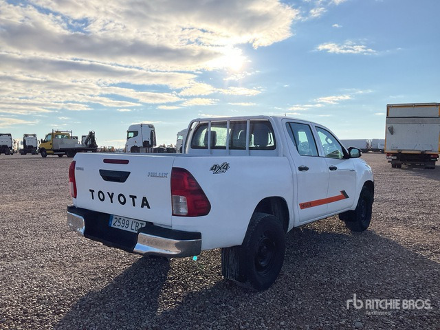 2019 Toyota Hilux 4x4 Crew Cab Pickup - Pickup truck: picture 3 2019 Toyota Hilux 4x4 Crew Cab Pickup - Pickup truck: picture 3