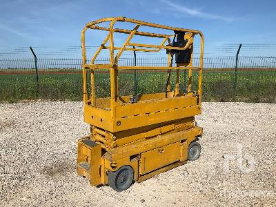 HAULOTTE OPTIMUM 8 Electric - Scissor lift: picture 1 HAULOTTE OPTIMUM 8 Electric - Scissor lift: picture 1