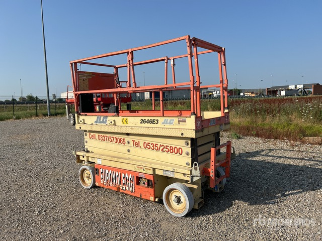 2000 JLG 2646 E3 Electric (Inoperable) Scissor Lift - Scissor lift: picture 4 2000 JLG 2646 E3 Electric (Inoperable) Scissor Lift - Scissor lift: picture 4