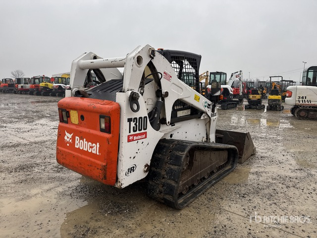 2003 Bobcat T300 Compact Track Loader - Compact track loader: picture 3 2003 Bobcat T300 Compact Track Loader - Compact track loader: picture 3