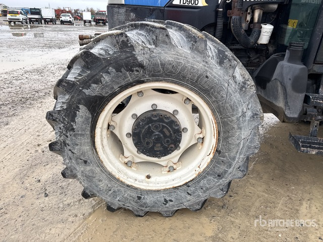 2004 New Holland TD90D 4WD Tractor - Farm tractor: picture 4 2004 New Holland TD90D 4WD Tractor - Farm tractor: picture 4