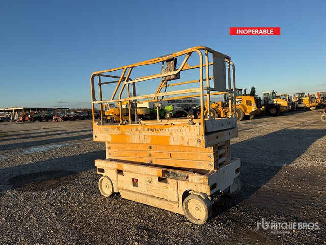 2006 Haulotte Compact 10 Electric (Inoperable) Scissor Lift - Scissor lift: picture 1 2006 Haulotte Compact 10 Electric (Inoperable) Scissor Lift - Scissor lift: picture 1