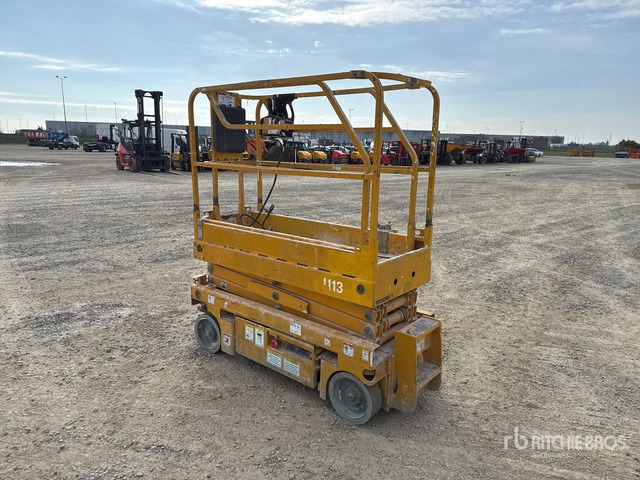 2006 Haulotte Optimum 8 Electric (Inoperable) Scissor Lift - Scissor lift: picture 3 2006 Haulotte Optimum 8 Electric (Inoperable) Scissor Lift - Scissor lift: picture 3