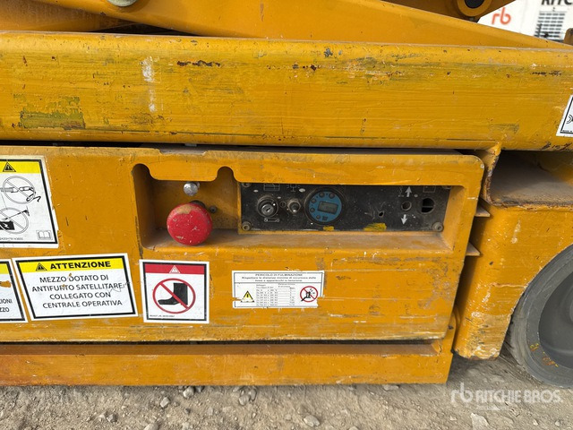 2006 Haulotte Optimum 8 Electric Scissor Lift - Scissor lift: picture 5 2006 Haulotte Optimum 8 Electric Scissor Lift - Scissor lift: picture 5