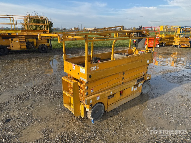 2007 Haulotte Compact 10N Electric (Inoperable) Scissor Lift - Scissor lift: picture 4 2007 Haulotte Compact 10N Electric (Inoperable) Scissor Lift - Scissor lift: picture 4