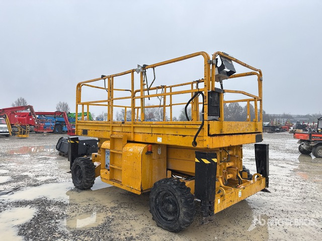 2007 Haulotte H12SX Diesel (Inoperable) Scissor Lift - Scissor lift: picture 2 2007 Haulotte H12SX Diesel (Inoperable) Scissor Lift - Scissor lift: picture 2