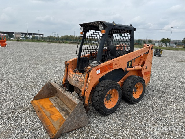 2012 Komatsu SK714-2 High Flow Skid Steer Loader - Skid steer loader: picture 2 2012 Komatsu SK714-2 High Flow Skid Steer Loader - Skid steer loader: picture 2