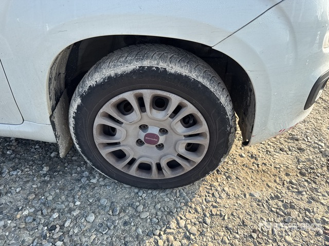 2013 Fiat Panda Automobile - Car: picture 4 2013 Fiat Panda Automobile - Car: picture 4