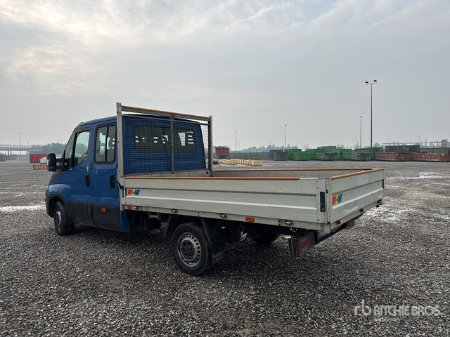 2015 Iveco Daily 33-110 Crew Cab Flatbed Truck - Flatbed van: picture 1 2015 Iveco Daily 33-110 Crew Cab Flatbed Truck - Flatbed van: picture 1