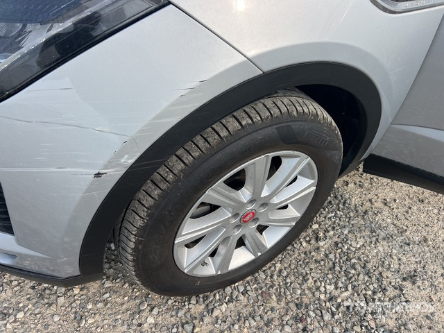 2019 Jaguar E-Pace D150 Automobile - Car: picture 5 2019 Jaguar E-Pace D150 Automobile - Car: picture 5