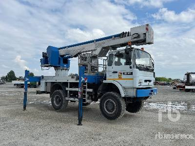 RENAULT MIDLINER 2002 Multitel Pagliero J328.200 ... - Truck mounted aerial platform: picture 4 RENAULT MIDLINER 2002 Multitel Pagliero J328.200 ... - Truck mounted aerial platform: picture 4