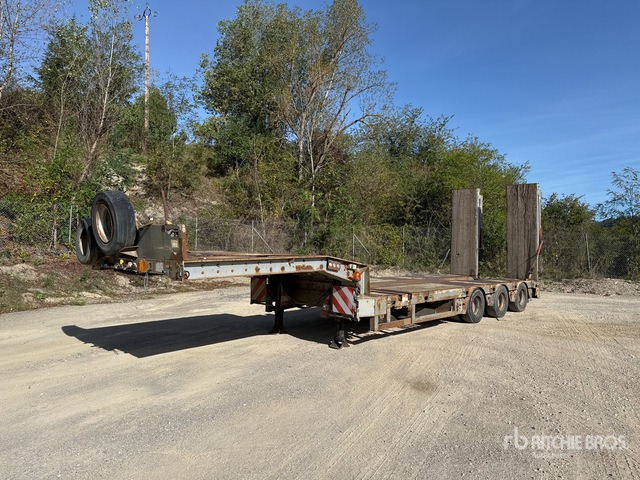 2007 Faymonville Multimax Tri/A Semi-Remorque Porte-Engin ... Lowboy Trailer - Low loader semi-trailer: picture 2 2007 Faymonville Multimax Tri/A Semi-Remorque Porte-Engin ... Lowboy Trailer - Low loader semi-trailer: picture 2