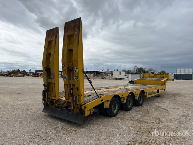 2007 Faymonville TL3GE Tri/A Semi-Remorque Porte-Engin ... Lowboy Trailer - Low loader semi-trailer: picture 3 2007 Faymonville TL3GE Tri/A Semi-Remorque Porte-Engin ... Lowboy Trailer - Low loader semi-trailer: picture 3