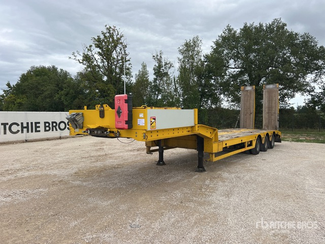 2007 Faymonville TL3GE Tri/A Semi-Remorque Porte-Engin ... Lowboy Trailer - Low loader semi-trailer: picture 2 2007 Faymonville TL3GE Tri/A Semi-Remorque Porte-Engin ... Lowboy Trailer - Low loader semi-trailer: picture 2