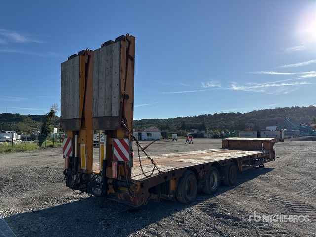 2008 Faymonville TL3GE Tri/A Semi-Remorque Porte-Engin ... Lowboy Trailer - Low loader semi-trailer: picture 3 2008 Faymonville TL3GE Tri/A Semi-Remorque Porte-Engin ... Lowboy Trailer - Low loader semi-trailer: picture 3