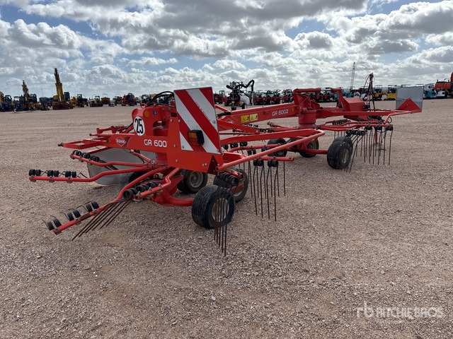 2012 Kuhn GA 6002 6 m Semi-Mount 2 Rotor Andaineur Hay Rake - Tedder/ Rake: picture 4 2012 Kuhn GA 6002 6 m Semi-Mount 2 Rotor Andaineur Hay Rake - Tedder/ Rake: picture 4