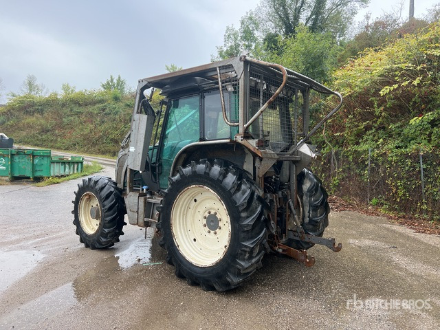 2013 Valtra N143 4x4 Tracteur Forestier (Inoperable) 4WD Tractor - Farm tractor: picture 3 2013 Valtra N143 4x4 Tracteur Forestier (Inoperable) 4WD Tractor - Farm tractor: picture 3
